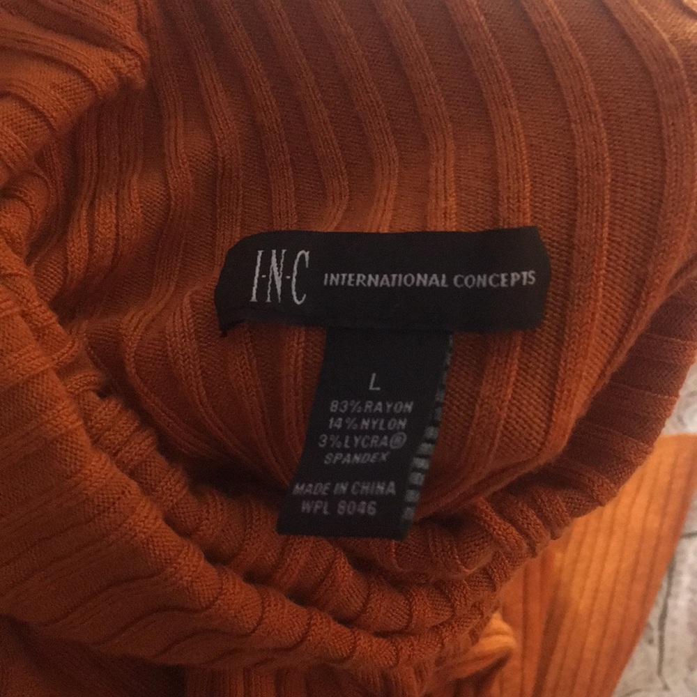 Turtle neck - Picture 2 of 2